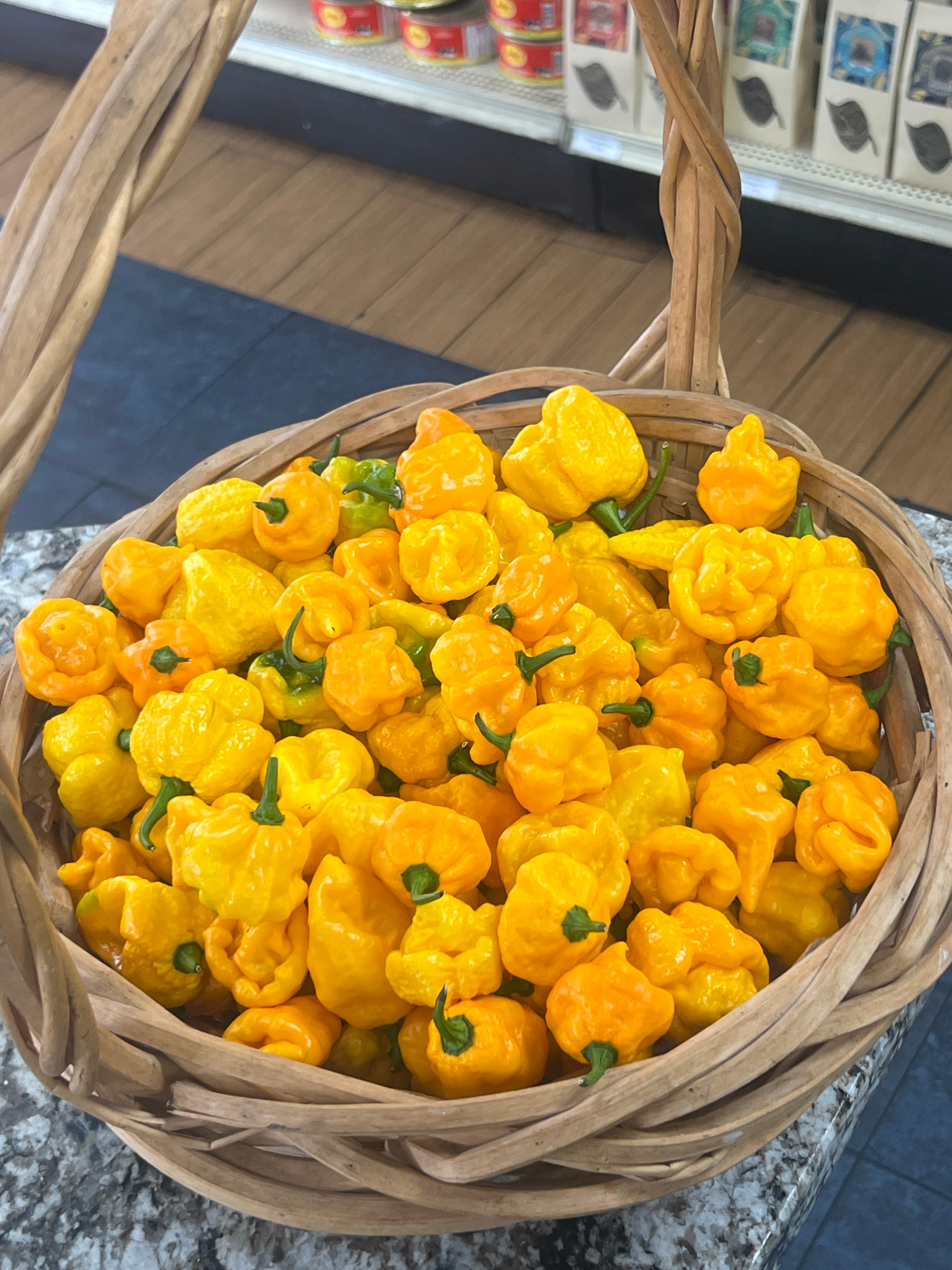 Fresh Whole Peppers 4 Oz